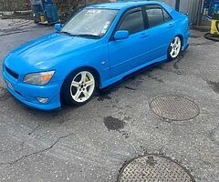 LEXUS IS200