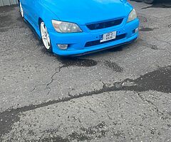 LEXUS IS200