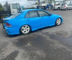 LEXUS IS200