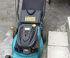 Self drive mower