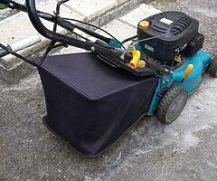 Self drive mower