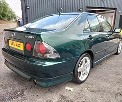 2001 Lexus IS 200