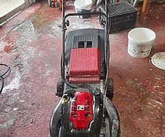 Mountfield   lawn  mower  power  drive  going  good  drive  and  easy  started  no  battery  but  ke - Image 3/4