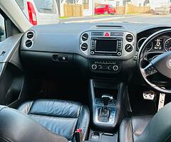 2010 Volkswagen Tiguan - Image 8/10