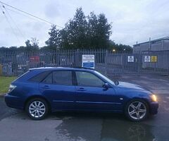 Lexus is200