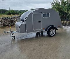 Teardrop caravan (glampa campa)