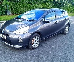 Toyota Aqua 1.5 Hybrid - Image 4/10