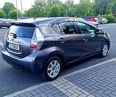 Toyota Aqua 1.5 Hybrid - Image 6/10