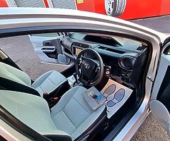 Toyota Aqua 1.5 Hybrid - Image 6/10