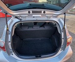 Toyota Aqua 1.5 Hybrid - Image 7/10