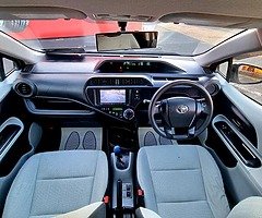 Toyota Aqua 1.5 Hybrid - Image 9/10