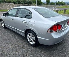 Honda Civic 2009 1.8 petrol manual transmission - Image 3/10