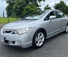 Honda Civic 2009 1.8 petrol manual transmission - Image 5/10