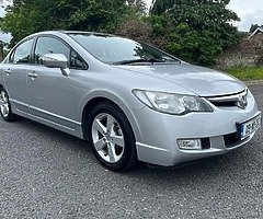 Honda Civic 2009 1.8 petrol manual transmission - Image 6/10