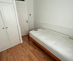 2 Double and 1 Single Room for rent (Shared) Accomodation - Image 4/6