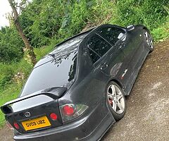 Lexus is200