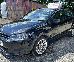 VW POLO BLACK 2013 AUTOMATIC