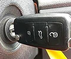 VW POLO BLACK 2013 AUTOMATIC - Image 6/8