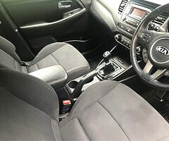 2014 Kia Carens - Image 5/10