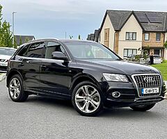Audi Q5 2.0 diesel Quattro . Manual . S line