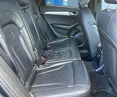 Audi Q5 2.0 diesel Quattro . Manual . S line - Image 7/10