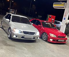 Lexus IS200 *looking*