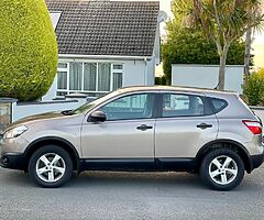 Nissan QashQai 1.5 diesel . Manual . Cheap tax - Image 4/9