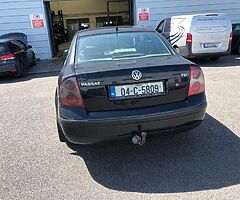 VW Passat 1.9 - Image 4/8