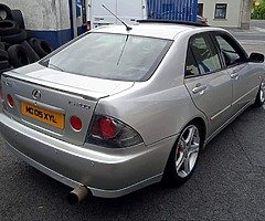 2005 Lexus IS200