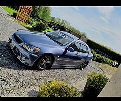 Lexus is200