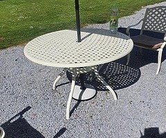 Table chairs - Image 4/6