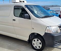 2010 TOYOTA HIACE