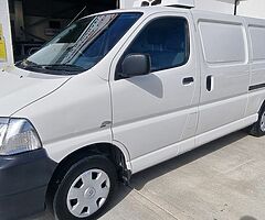2010 TOYOTA HIACE
