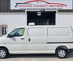 2010 TOYOTA HIACE - Image 5/10