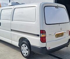 2010 TOYOTA HIACE - Image 7/10