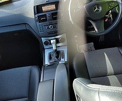 Mercedes C200 Automatic 2.2 Diesel Blue Efficiency - Image 8/10