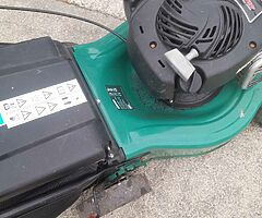 Quacast  pushmower  new   carbarater  fitted   like  new