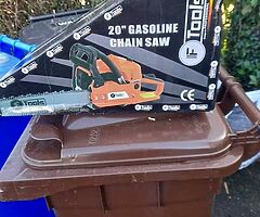 brand new petrol chainsaw forsale only 120 euro each pm I can deliver