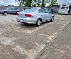 VW Passat, 1.6 TDI. Low Miles - Image 4/10
