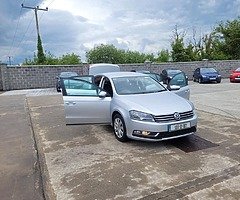 VW Passat, 1.6 TDI. Low Miles - Image 6/10