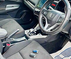 HONDA FIT 2015 AUTOMATIC SPORTS PACKAGE - Image 5/10
