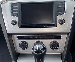 Volkswagen Passat Business edition (Blue-motion) 2.0L TDI - Image 7/8