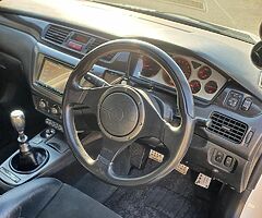 2005 Mitsubishi Lancer Evolution IX 9 - Image 6/10