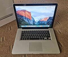 Apple Macbook Pro 15.4 Inch 256 GB SSD 4GB Ram With Box & Charger