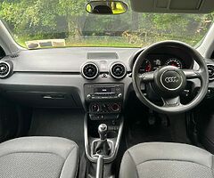 12 audi A1 1.6 diesel, taxed and tested - Image 5/8