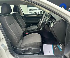 2016 Volkswagen Passat - Image 4/10