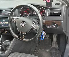 Jetta 2016  2.0 tdi bluemotion - Image 5/8