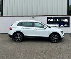 2017 Volkswagen Tiguan - Image 8/10