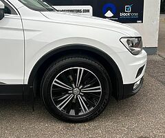 2017 Volkswagen Tiguan - Image 9/10