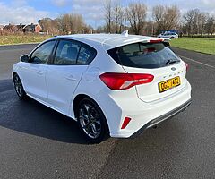 2019 Ford Focus - Image 4/10